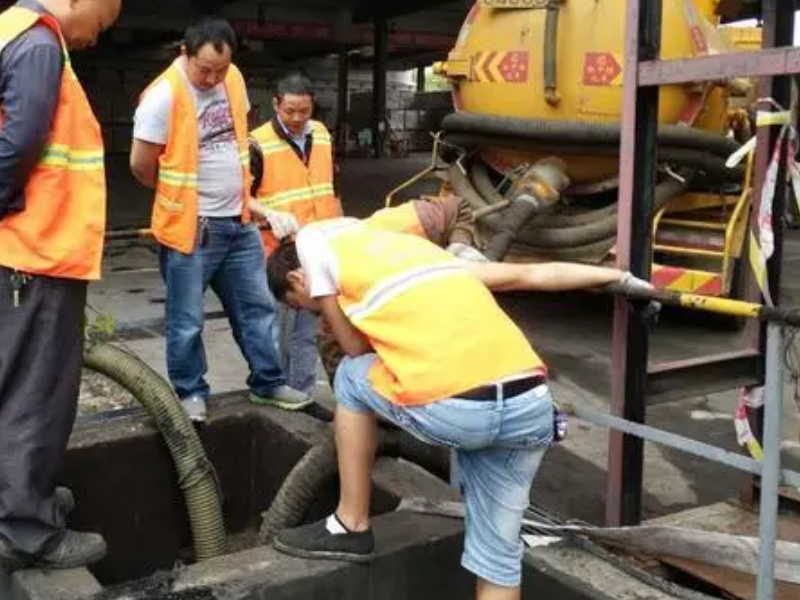 沈阳大东区清掏化粪池，专业管道疏通清洗，疑难解决